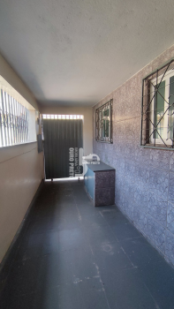 Casa com 3 quartos e garagem