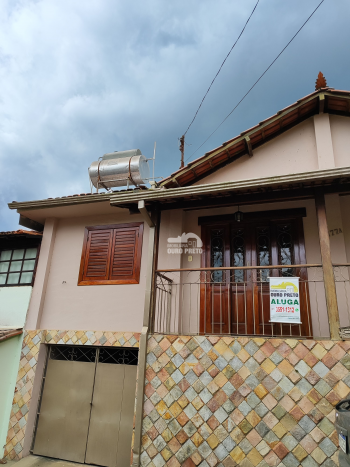 Casa linda com 3 quartos e garagem