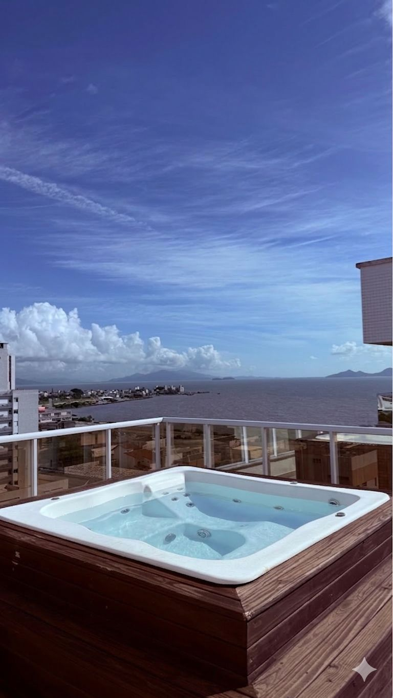 COBERTURA COM VISTA PARA BEIRA MAR CONTINENTAL