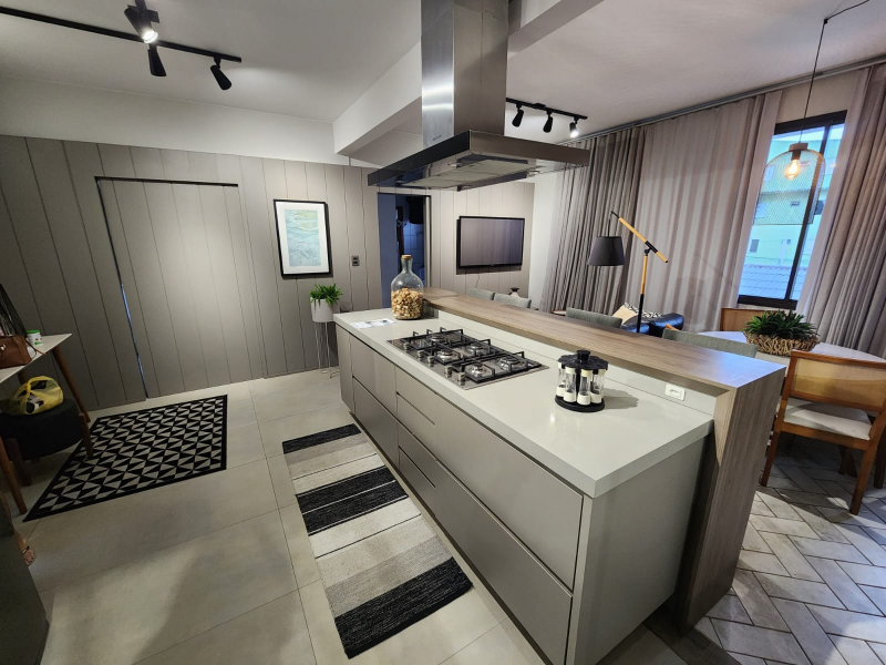 Casa com 250m² + Loja Comercial