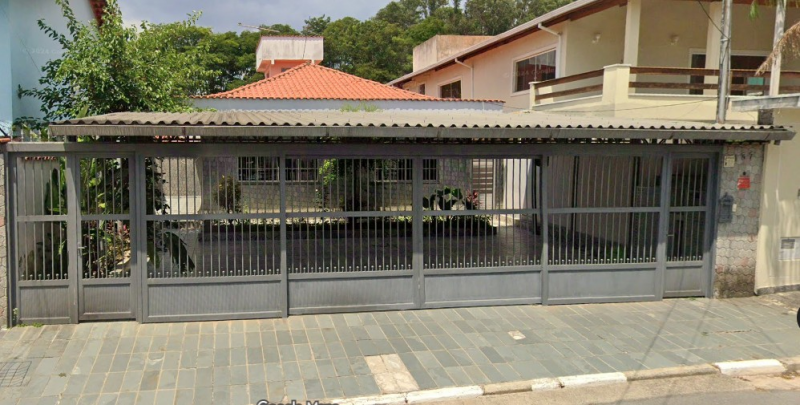 Casa Térrea com 258m2 em terreno amplo com 420m2 no melhor bairro de Osasco - City Bussocaba