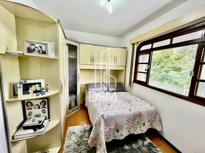 Casa de Alto Padrão, com 3 quartos (1 suíte +  2 dormitórios),  terreno com 3.200m² a venda bairro Águas Claras.