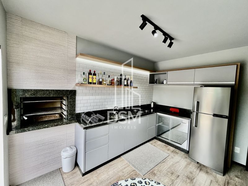 Casa de Alto Padrão, com 3 quartos (1 suíte +  2 dormitórios),  terreno com 3.200m² a venda bairro Águas Claras.