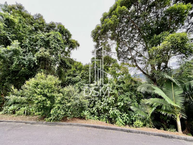 Casa de Alto Padrão, com 3 quartos (1 suíte +  2 dormitórios),  terreno com 3.200m² a venda bairro Águas Claras.