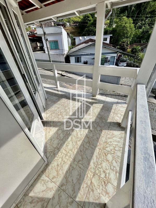 Casa 4 quartos sendo 1 suíte a venda bairro Nova Brasília.