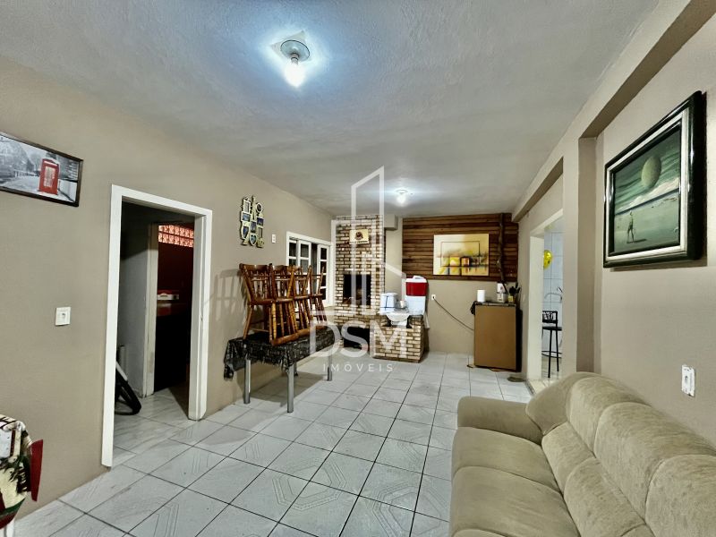 Casa 4 quartos sendo 1 suíte a venda bairro Nova Brasília.