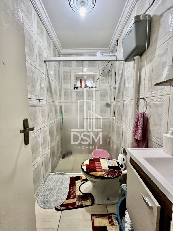 Casa 4 quartos sendo 1 suíte a venda bairro Nova Brasília.