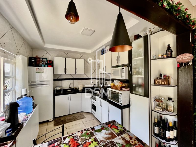 Casa 4 quartos sendo 1 suíte a venda bairro Nova Brasília.