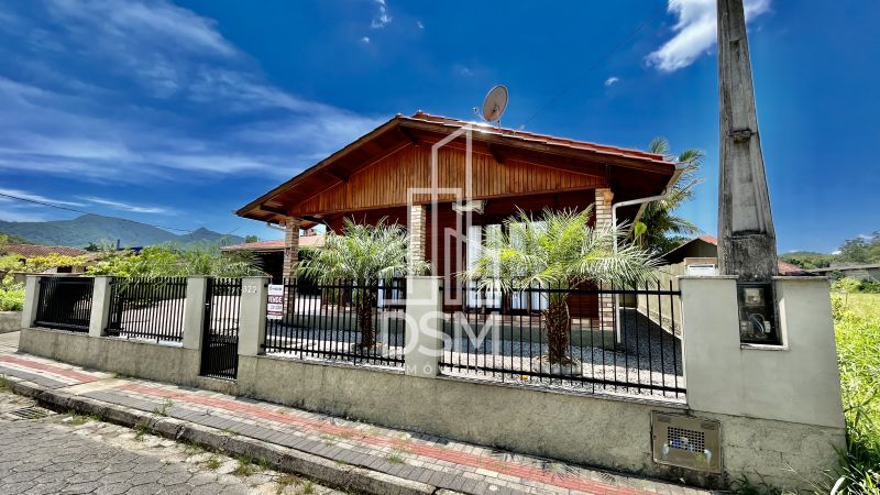 Casa rústica 1 suíte + 2 quartos a venda bairro São Pedro - Guabiruba