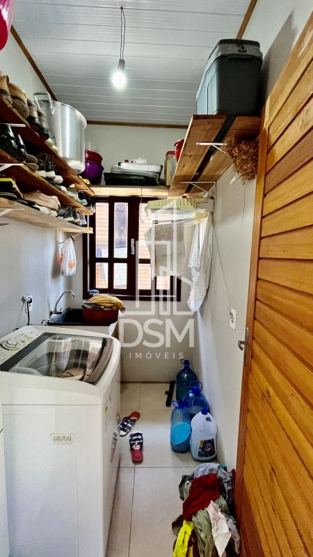 Casa rústica 1 suíte + 2 quartos a venda bairro São Pedro - Guabiruba