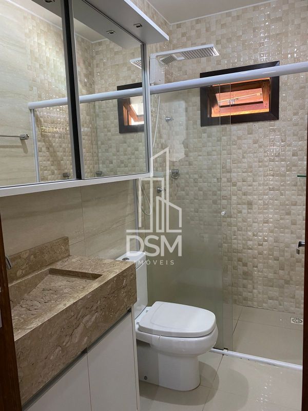 Casa semi-mobiliada 2 quartos com piscina e passagem lateral a venda bairro Dom Joaquim.