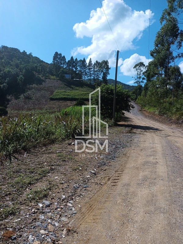 Terreno 2.700m² a venda Bairro Cedro Alto