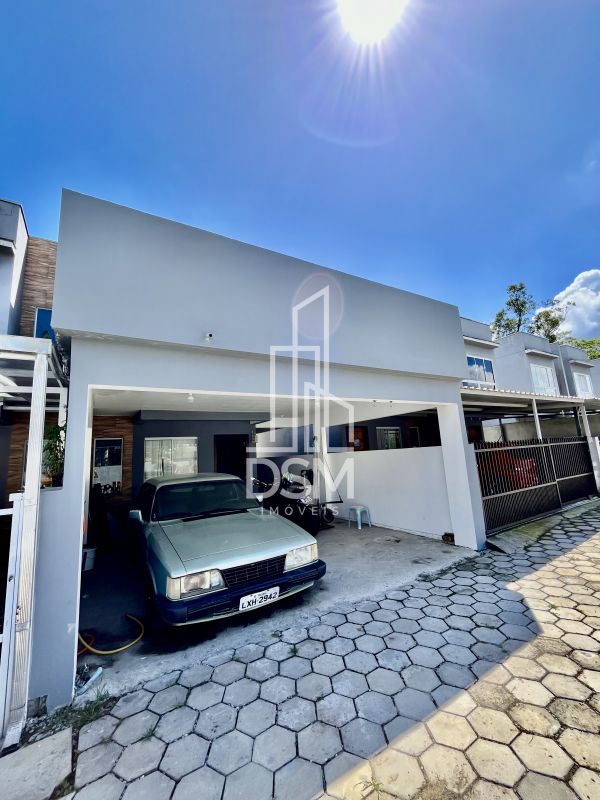 Casa 2 dormitórios a venda bairro Dom Joaquim