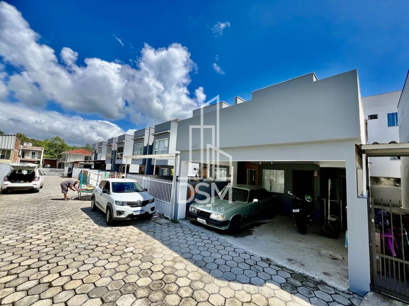 Casa 2 dormitórios a venda bairro Dom Joaquim