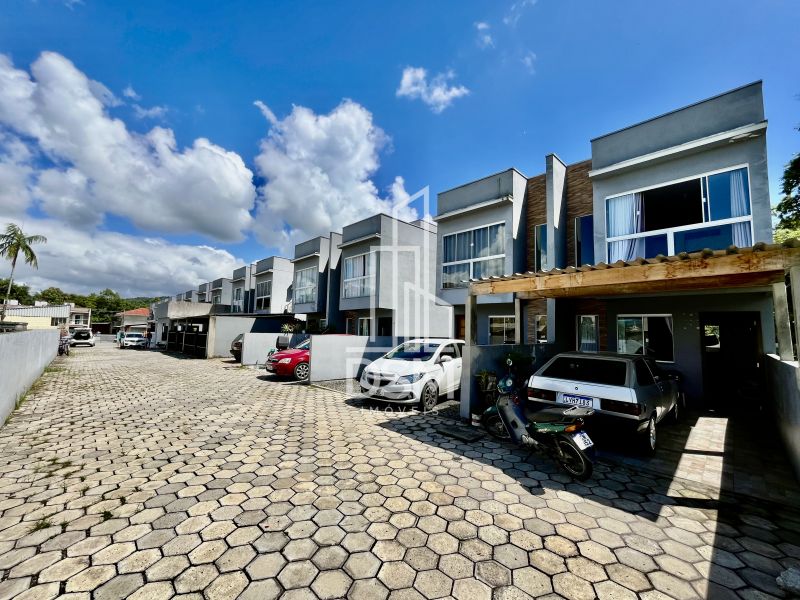 Casa 2 dormitórios a venda bairro Dom Joaquim