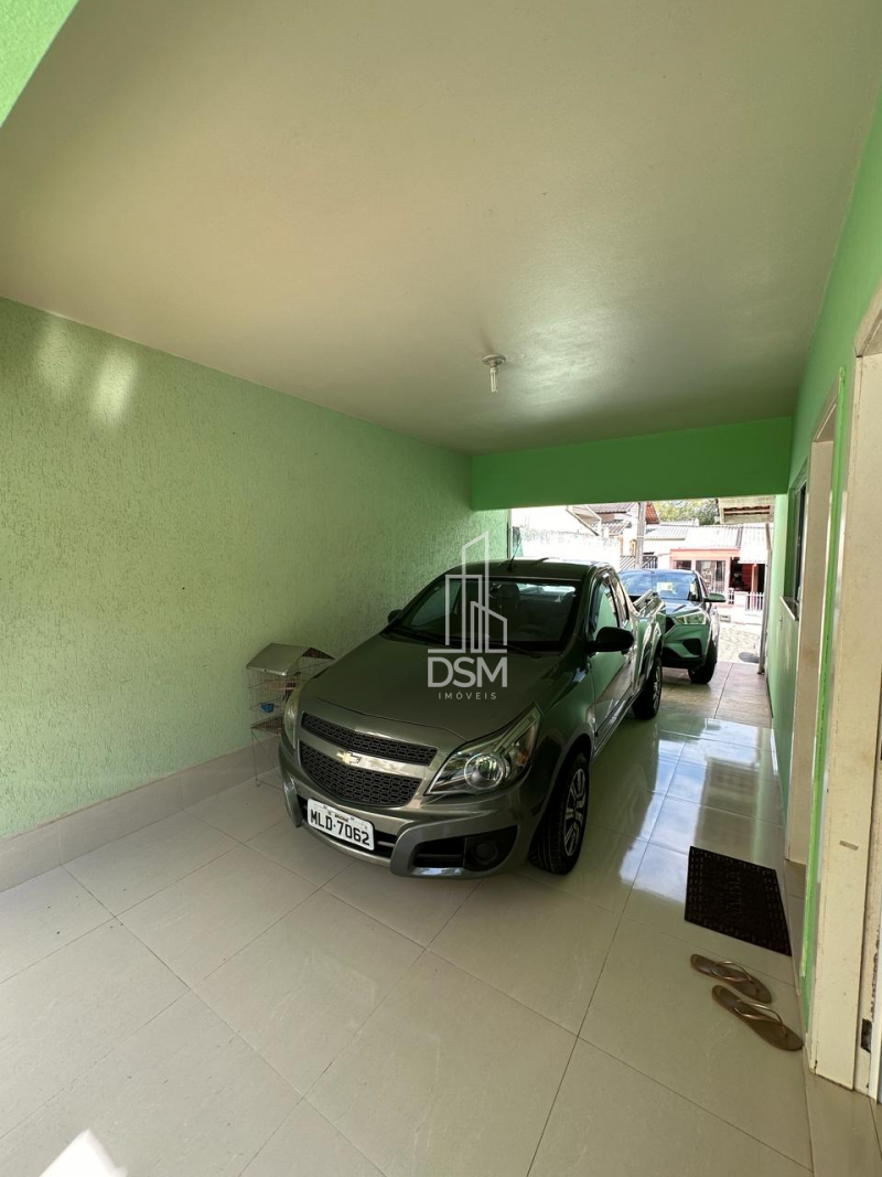 Casa baixa com 03 quartos e piscina aquecida