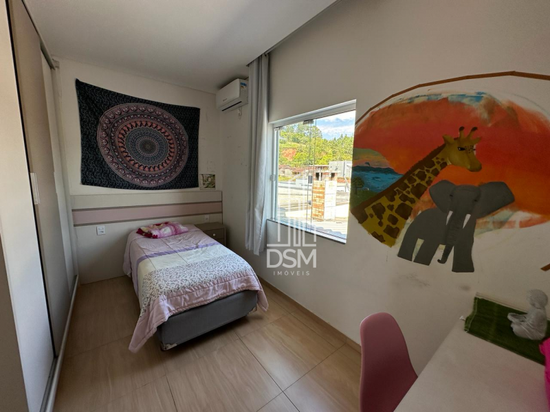 Casa Alto Padrão 04 Quartos 05 vagas de garagem Guabiruba sul