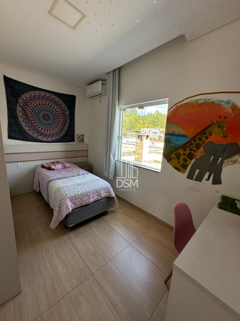 Casa Alto Padrão 04 Quartos 05 vagas de garagem Guabiruba sul