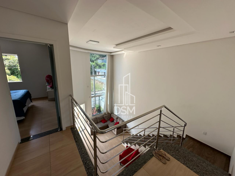 Casa Alto Padrão 04 Quartos 05 vagas de garagem Guabiruba sul