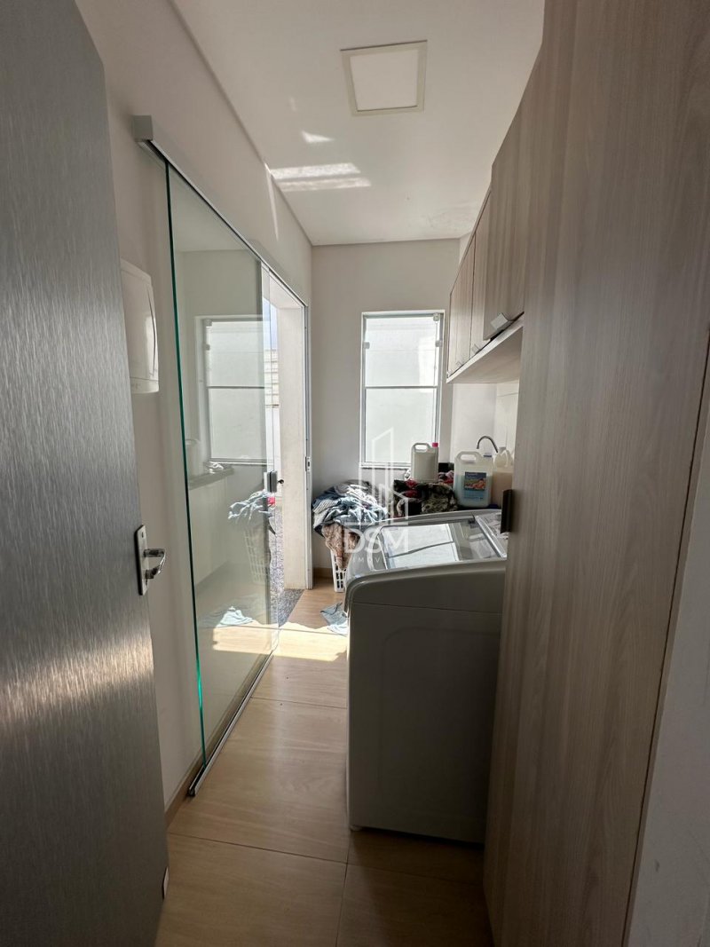 Casa Alto Padrão 04 Quartos 05 vagas de garagem Guabiruba sul