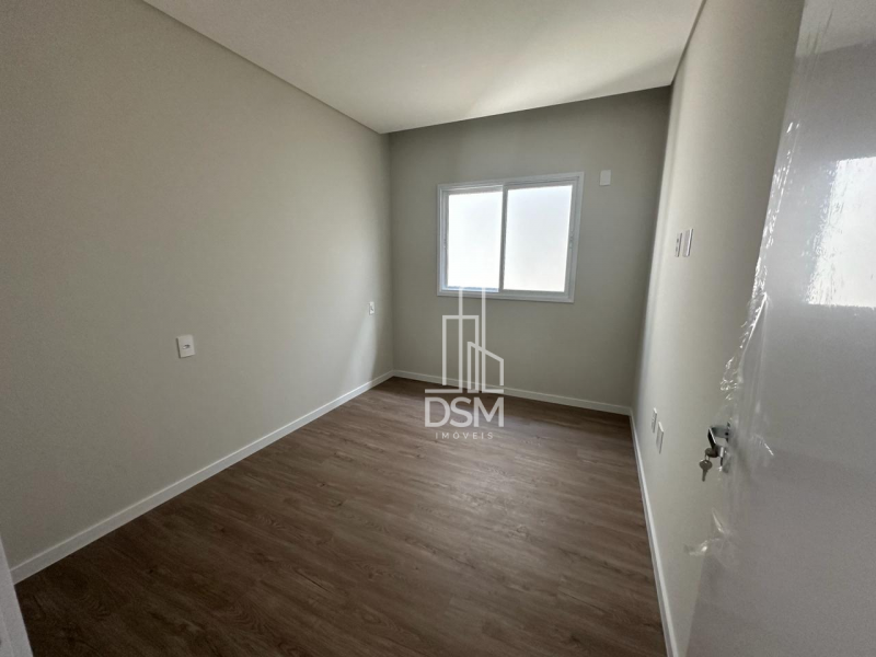 casa alto padrao 03 quartos sendo 01 suite