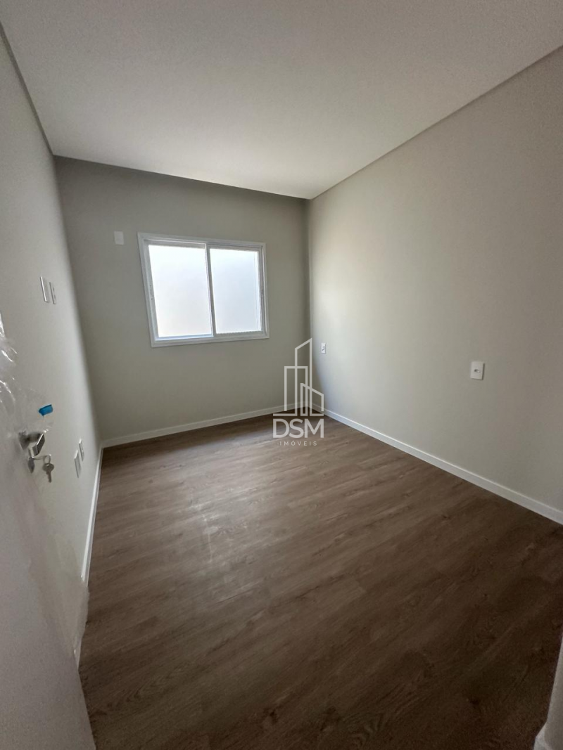 casa alto padrao 03 quartos sendo 01 suite