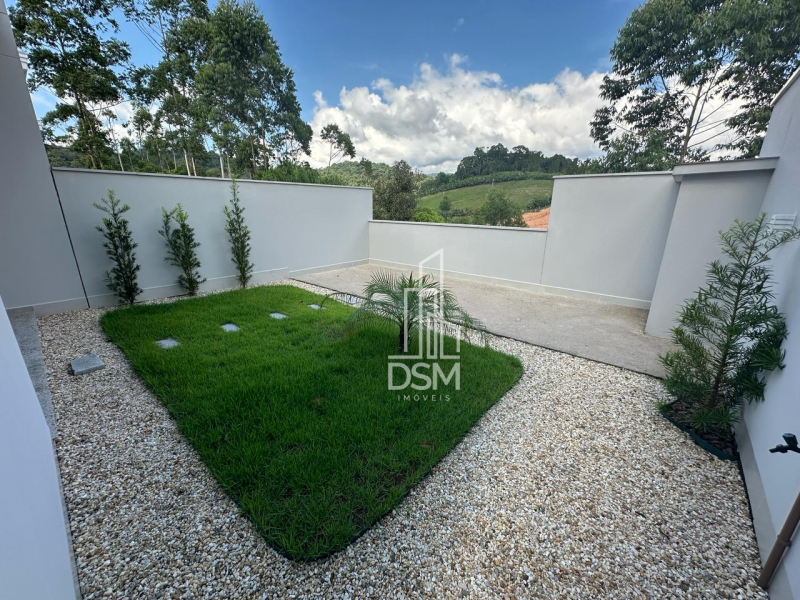 casa alto padrao 03 quartos sendo 01 suite