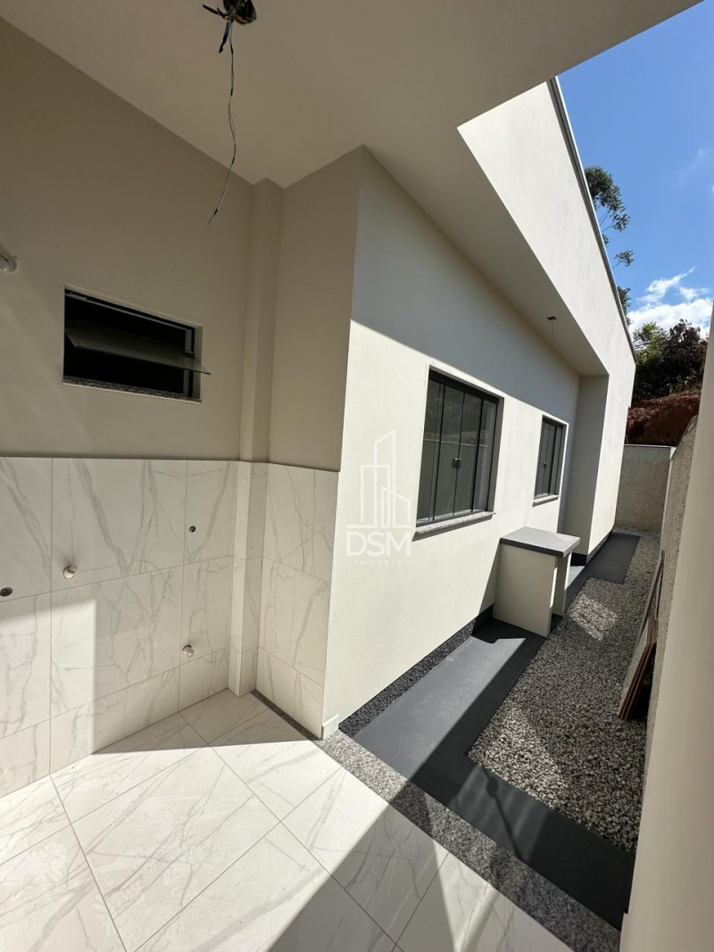 casa alto padrao 03 quartos sendo 01 suite