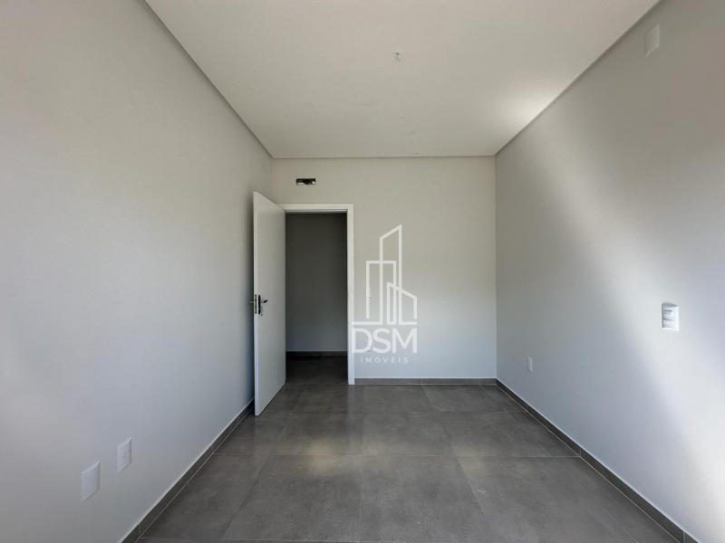 casa alto padrao 03 quartos sendo 01 suite