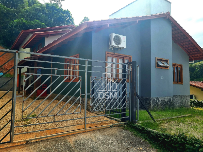 Casa de 4 quartos, 219m² no bairro São Pedro, em Brusque | Eu Corretor