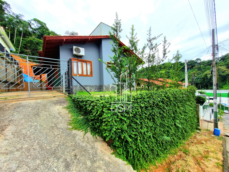 Casa de 4 quartos, 219m² no bairro São Pedro, em Brusque | Eu Corretor