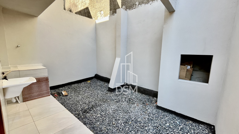 Casa 2 suítes a venda bairro Azambuja