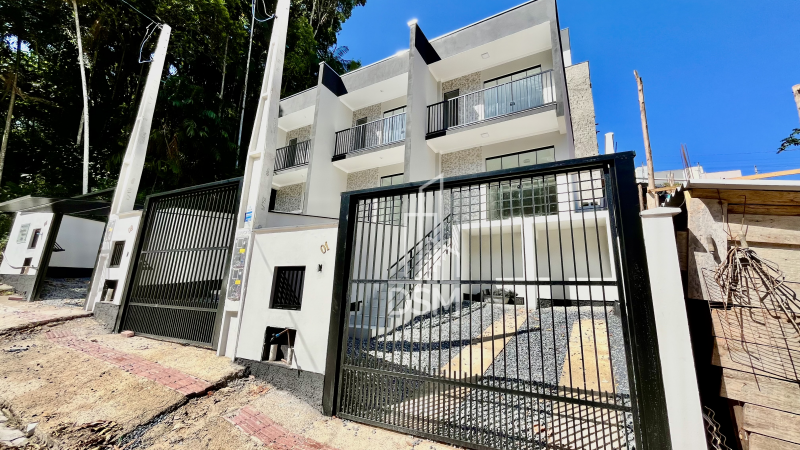 Sobrado de 2 quartos, 60m² no bairro Azambuja, em Brusque | Eu Corretor