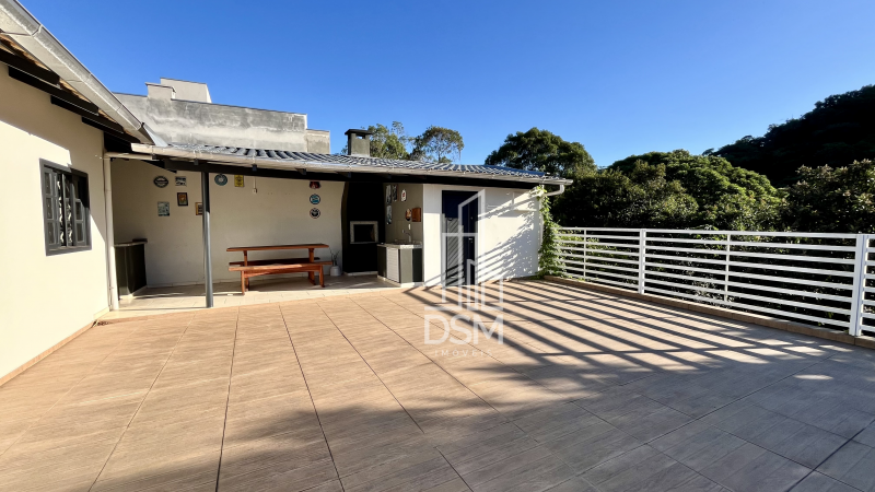 Casa 2 quartos, com área de festa para venda bairro Souza cruz