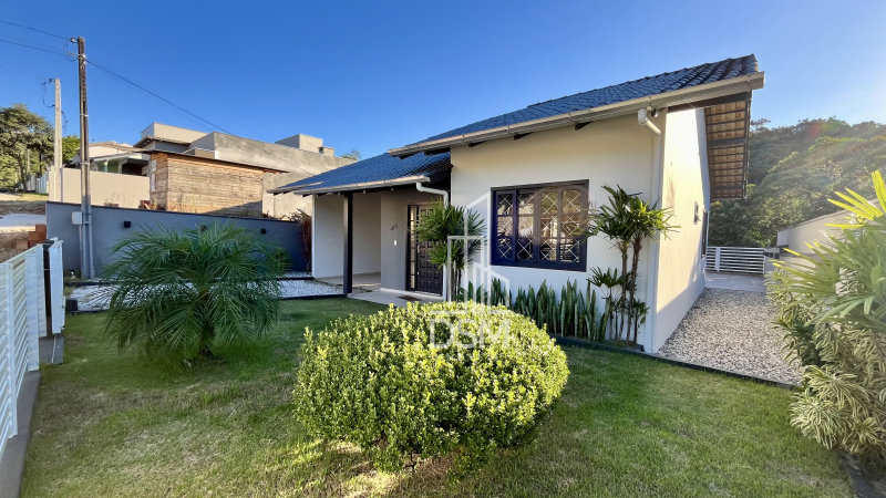 Casa 2 quartos, com área de festa para venda bairro Souza cruz