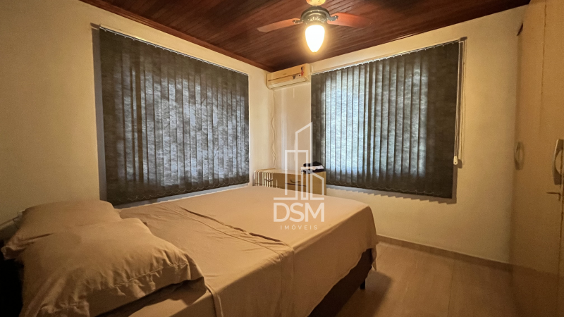 Casa 3 quartos com amplo espaço de terreno bairro Azambuja a venda