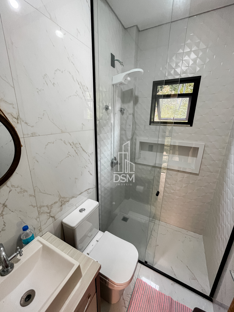 Casa com 3 quartos sendo 1 suíte para venda em Brusque.