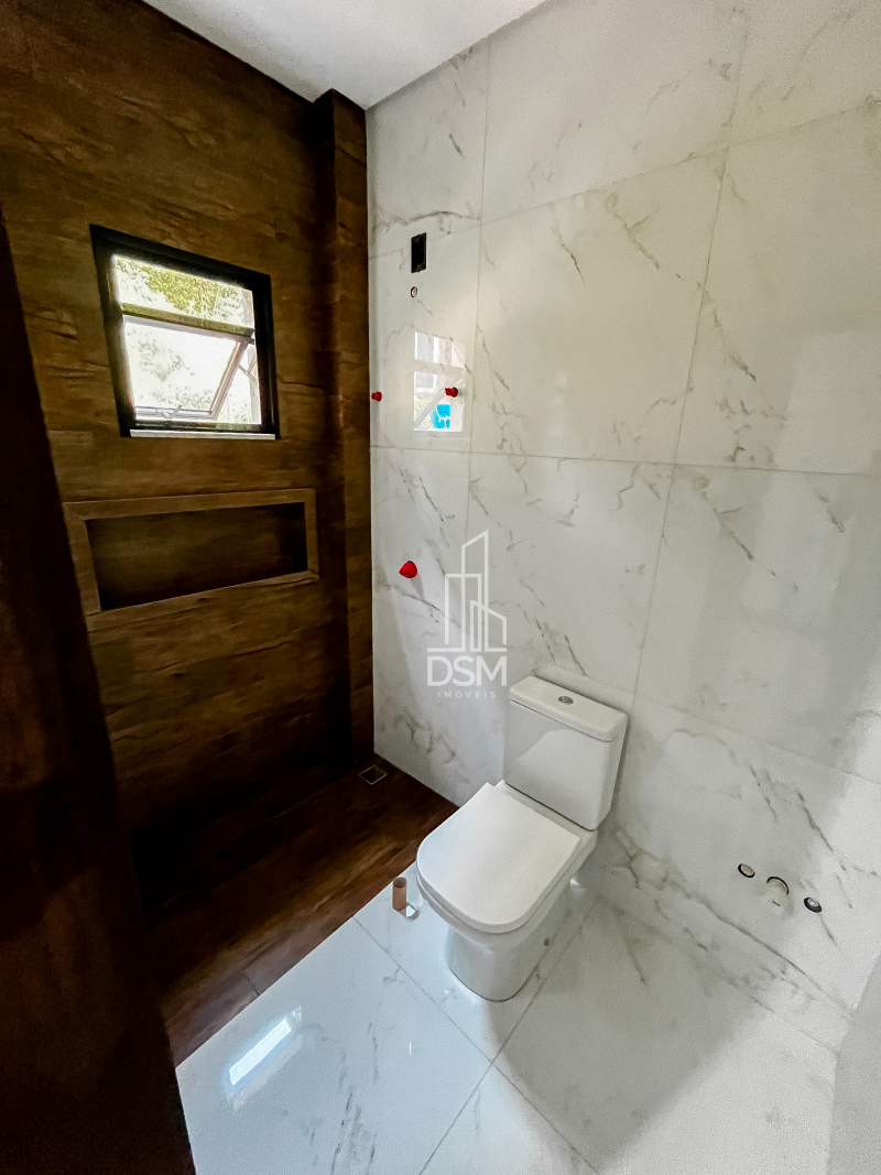 Casa com 3 quartos sendo 1 suíte para venda em Brusque.