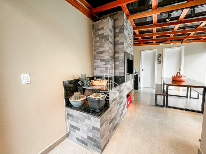 Casa 3 (três) quartos sendo 1 (uma) suíte e piscina bairro Rio Branco a venda