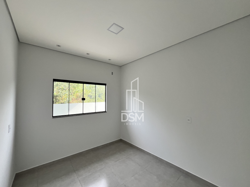 Casa 3 (três) quartos sendo 1 (uma) suíte no bairro Limoeiro a venda