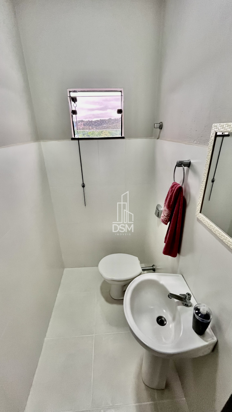 Casa de Alto Padrão Mobiliada 2 (dois) quartos sendo 1 (um) suíte com closet em Amplo Terreno