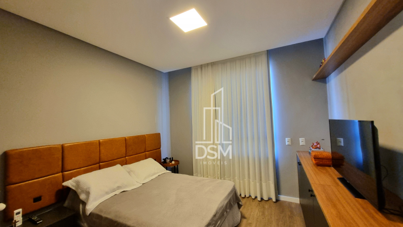 Casa Mobiliada com 3 quartos, 1 suite e 2 vagas de garagem.