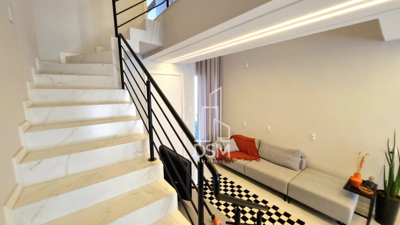 Casa Mobiliada com 3 quartos, 1 suite e 2 vagas de garagem.