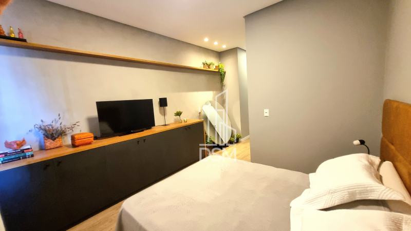 Casa Mobiliada com 3 quartos, 1 suite e 2 vagas de garagem.