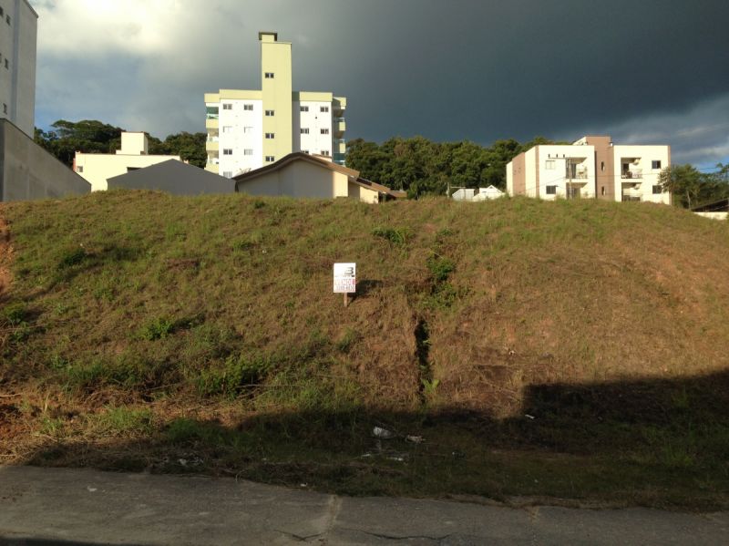 TERRENO NO BAIRRO SOUZA CRUZ  1.112 m²