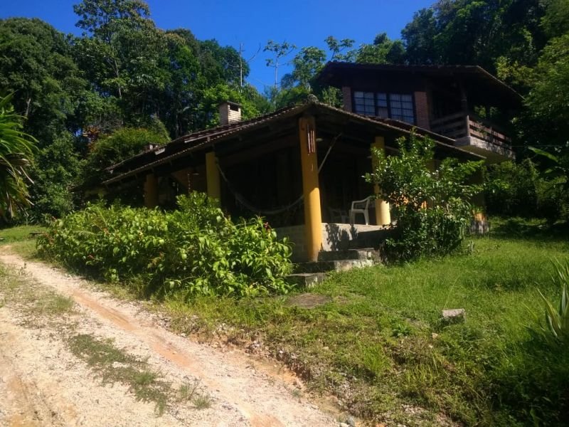 CASA EM LOCAL SUPER VALORIZADO