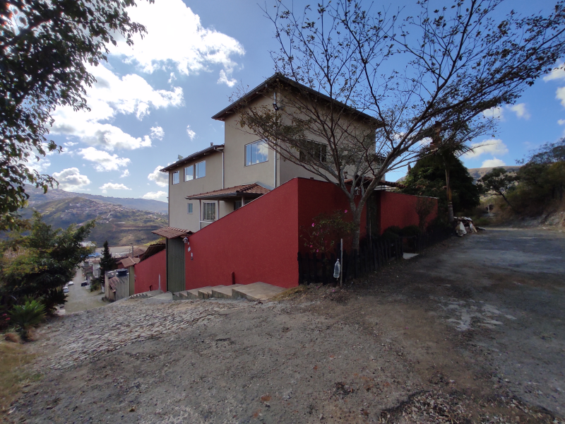 Rua Anibal Cotta n° 377/01, Jardim Itacolomy, Ouro Preto, Mg.