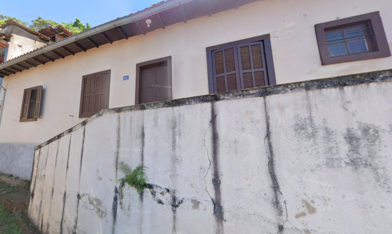 Rua Valentim Policarpo de Lima  n° 121, Centro