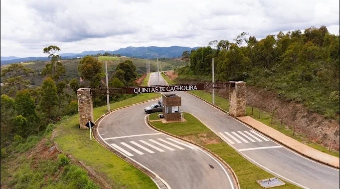 Lote a venda - Quintas de Cachoeira - Rua Tamboril - ( lado par) - Quadra 80 lote 6