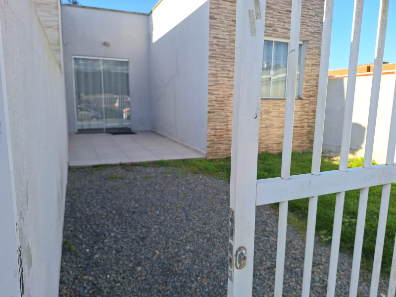 Casa Para Locação Anual no Centro de Penha.